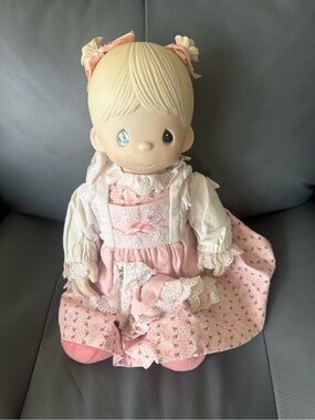 Precious Moments Porcelain-Look Girl Debbie Doll. Mint! Approx 17 inches tall